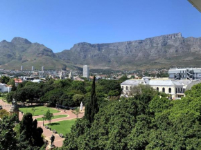 Modern Studio/TableMountain view